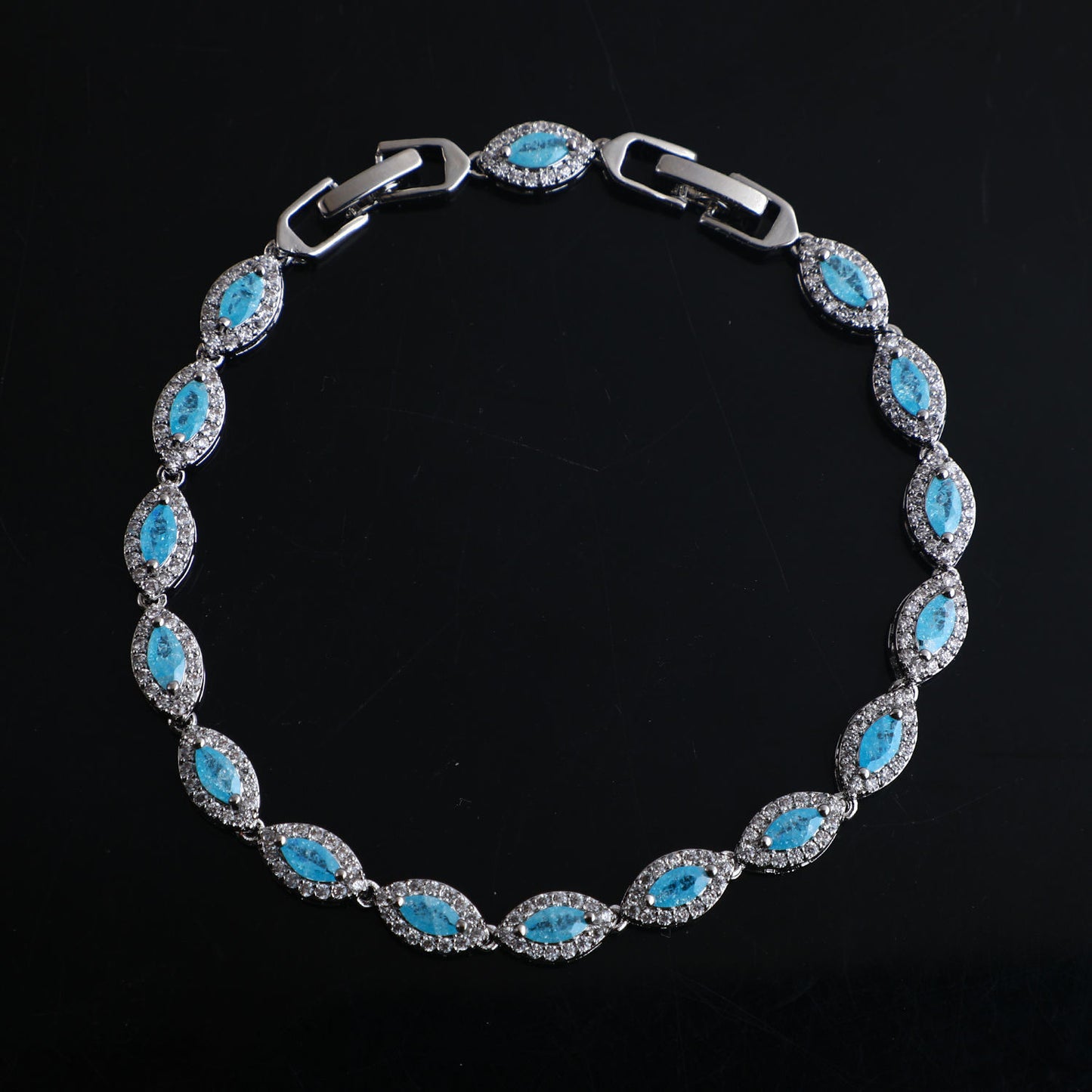 Eyedrop zircon bracelet