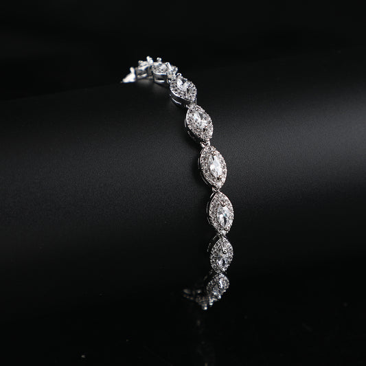 Eyedrop zircon bracelet