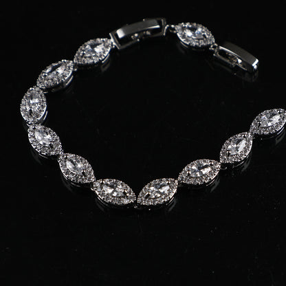 Eyedrop zircon bracelet