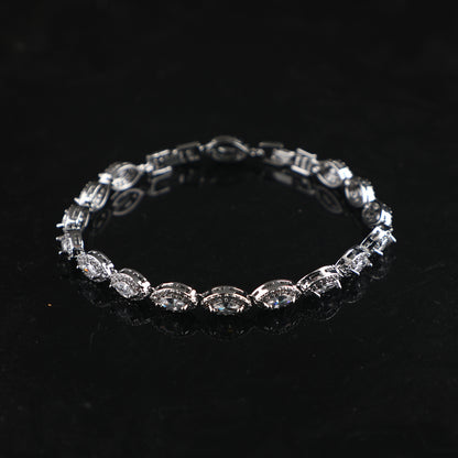 Eyedrop zircon bracelet